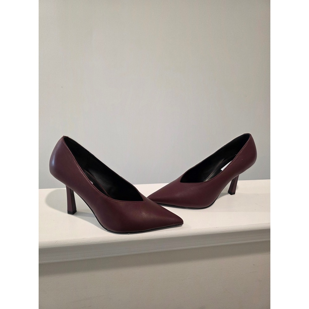 Women's sz 8 M Steve Madden Cristen Burgundy Leather Pointed Toe V-Cut Stilettos